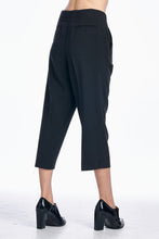 Larry Levine Stretch Capris - WholesaleClothingDeals - 3